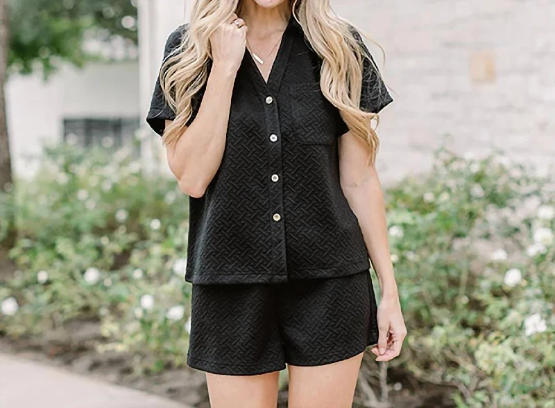 Trend Forward Threads Maren Shorts In Black