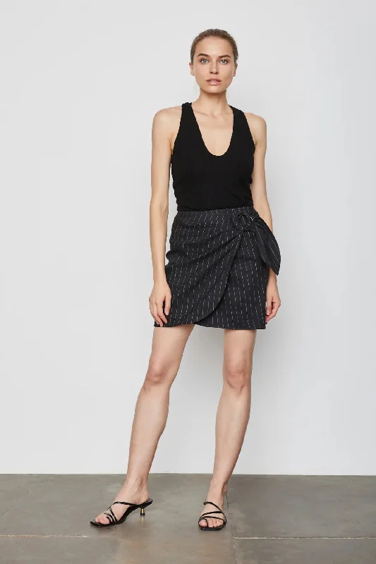 Day-To-Night Styles Flory Skirt in Black