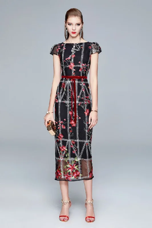 Trend Setting Threads Black & Multicolor floral print Day Fitted Boatneck Short Sleeve Midi Floral Dress