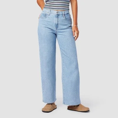 Fashion Forward Femininity New - DENIZEN from Levi's Women's Vintage High-Rise Wide Leg Jeans - Saltwater Fade 2