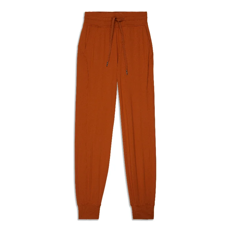 Chic Trends Unveiled Ready To Classic-Fit High-Rise Jogger - Resale